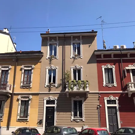 Lippi 42 Single Room's In With Garden Konukevi Milano