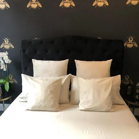 Konukevi Lippi 42 Single Room's In With Garden Milano