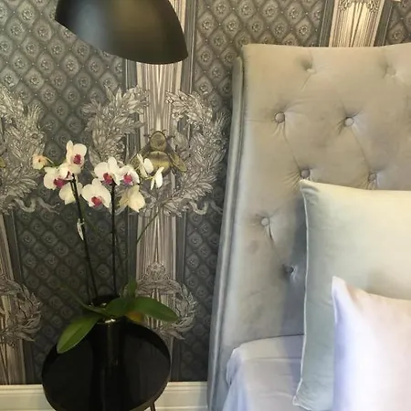 Lippi 42 Single Room's In With Garden Konukevi