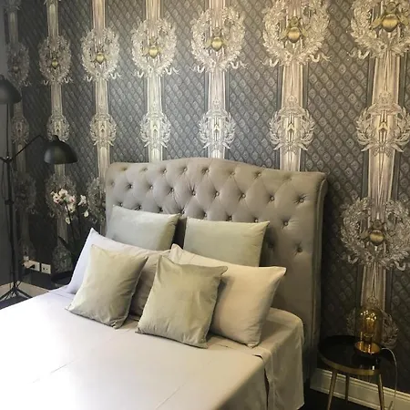Lippi 42 Single Room's In With Garden Konukevi *