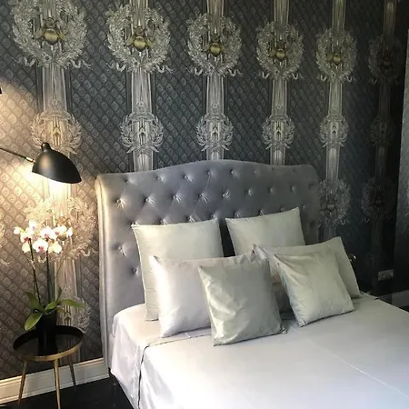 Konukevi Lippi 42 Single Room's In With Garden
