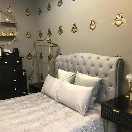 Konukevi Lippi 42 Single Room's In With Garden