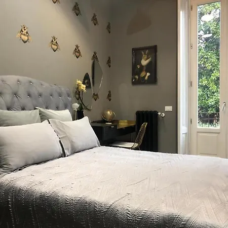 Lippi 42 Single Room's In With Garden Milano